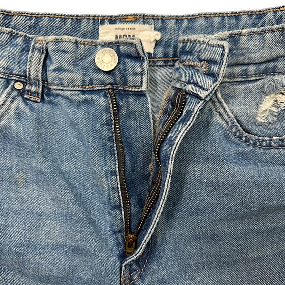 Refuge Denim | Size 5 | Medium Wash Distressed High-Rise Mom Jean Cutoff Shorts - Picture 3 of 6